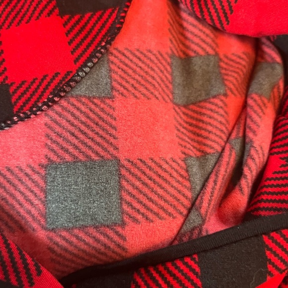 Cuddle Duds size XLarge red & black pajama set. (Christmas) - Picture 6 of 7